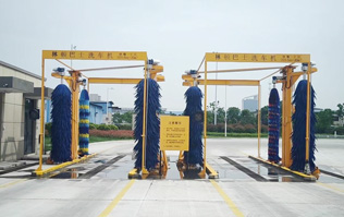 巴士、公交車用電腦洗車機(jī)，采用電腦控制，自動(dòng)化程度高