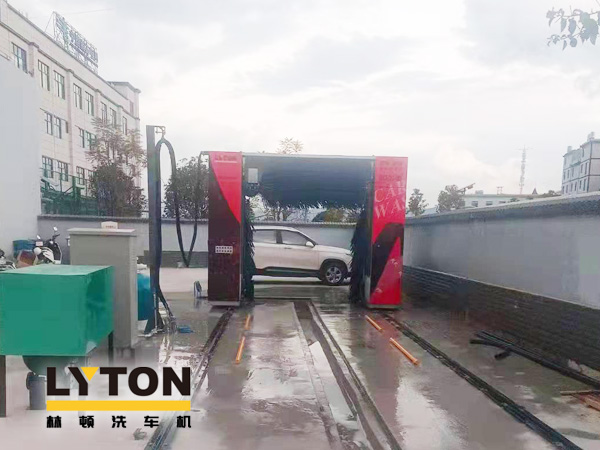 彩云之南，滇中腹地！云南玉溪中石化配置林頓龍門全自動洗車機(jī)